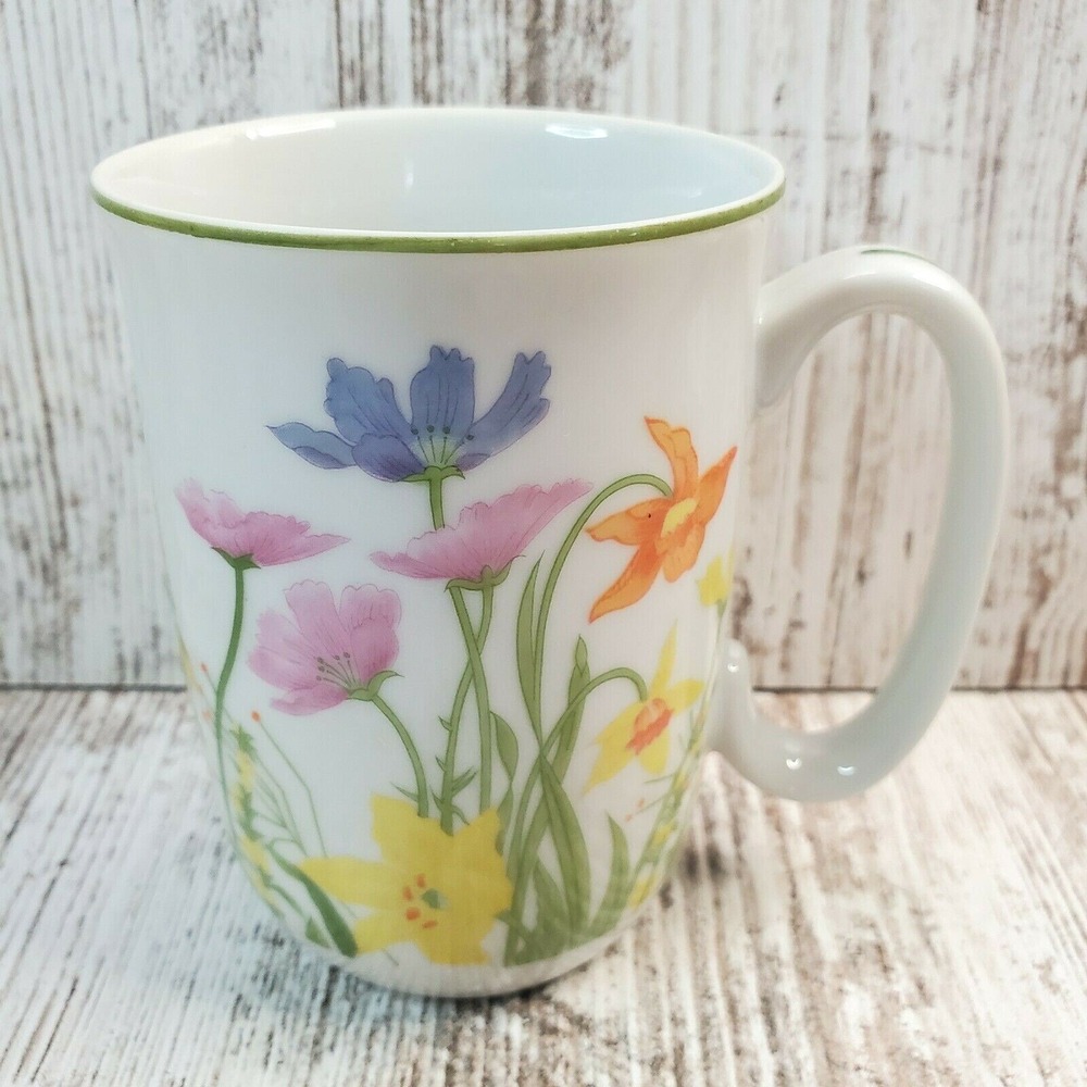 Vintage 1974 Seymour Mann Inc DAY LILY Fine China Coffee Tea Mug Cup Floral